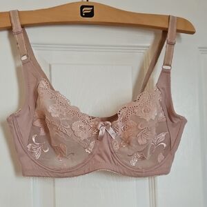 Pink Lace Underwire Bra with Adjustable Straps